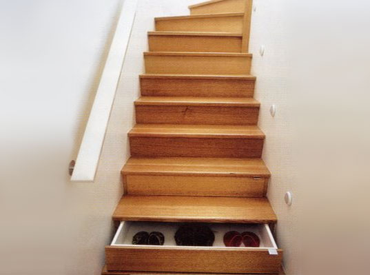 staircase_drawers.jpg
